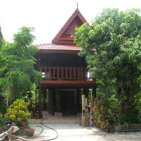 Hotel Teak House Chiang Mai Exterior foto